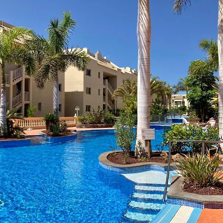 Well Refined - Stunning Pool * Palm-mar